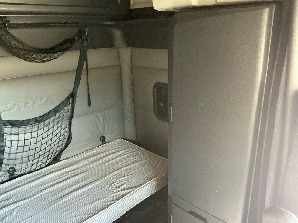 Sleeper Tractor-Heavy Duty Tractors-Freightliner-2022-T12664ST-Grand Junction-CO-520,039\n\t\tmiles-$ 75,000 - Image 18