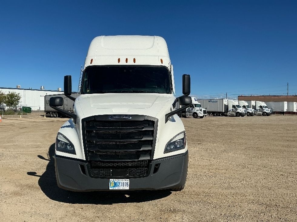 Sleeper Tractor-Heavy Duty Tractors-Freightliner-2022-T12664ST-Grand Junction-CO-520,039\n\t\tmiles-$ 75,000 - Image 2