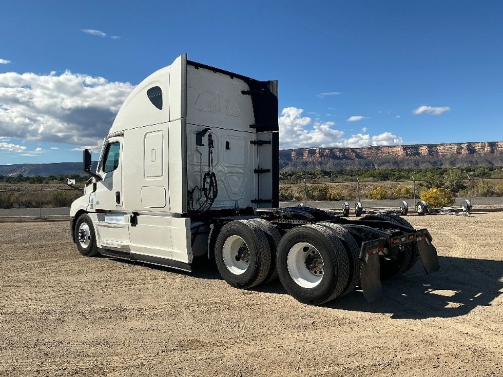 Sleeper Tractor-Heavy Duty Tractors-Freightliner-2022-T12664ST-Grand Junction-CO-520,039\n\t\tmiles-$ 75,000 - Image 5
