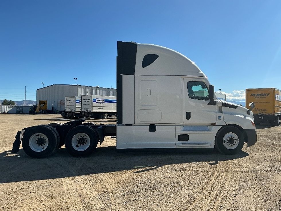 Sleeper Tractor-Heavy Duty Tractors-Freightliner-2022-T12664ST-Grand Junction-CO-520,039\n\t\tmiles-$ 75,000 - Image 8