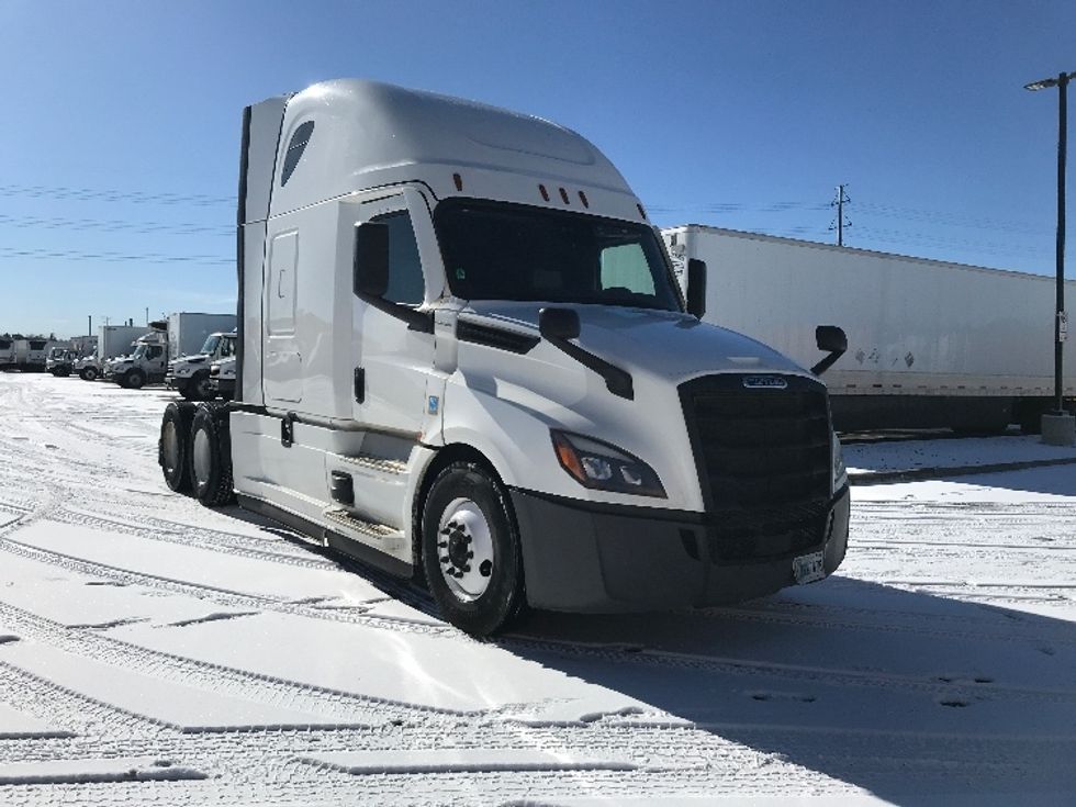 Sleeper Tractor-Heavy Duty Tractors-Freightliner-2022-T12664ST-Greeley-CO-570,439\n\t\tmiles-$ 65,250 - Image 1