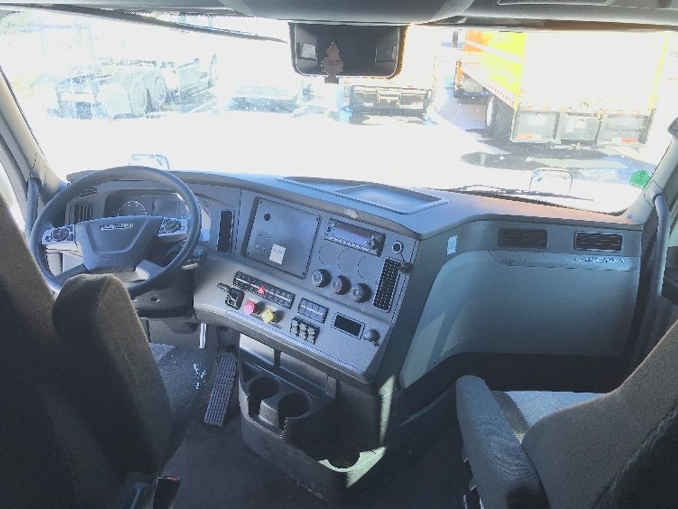 Sleeper Tractor-Heavy Duty Tractors-Freightliner-2022-T12664ST-Greeley-CO-570,439\n\t\tmiles-$ 65,250 - Image 12