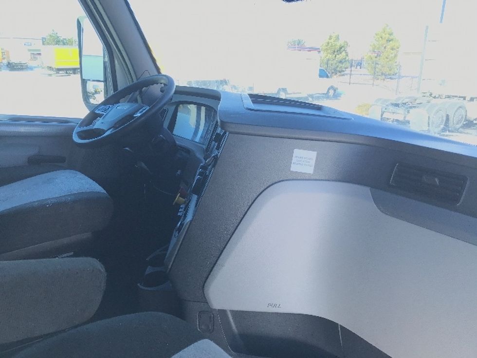 Sleeper Tractor-Heavy Duty Tractors-Freightliner-2022-T12664ST-Greeley-CO-570,439\n\t\tmiles-$ 65,250 - Image 15