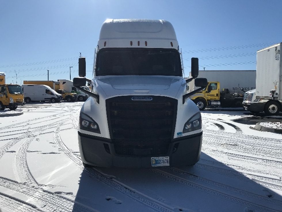 Sleeper Tractor-Heavy Duty Tractors-Freightliner-2022-T12664ST-Greeley-CO-570,439\n\t\tmiles-$ 65,250 - Image 2
