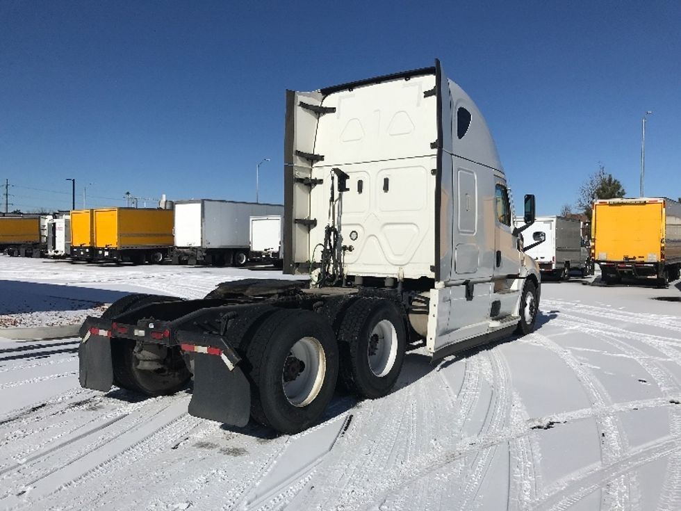 Sleeper Tractor-Heavy Duty Tractors-Freightliner-2022-T12664ST-Greeley-CO-570,439\n\t\tmiles-$ 65,250 - Image 7