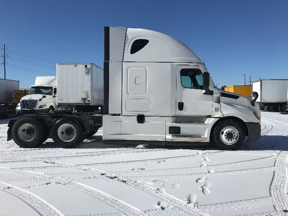Sleeper Tractor-Heavy Duty Tractors-Freightliner-2022-T12664ST-Greeley-CO-570,439\n\t\tmiles-$ 65,250 - Image 8