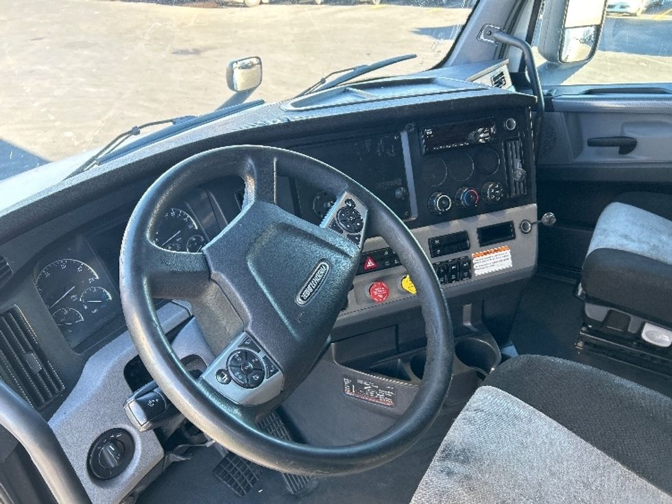 Sleeper Tractor-Heavy Duty Tractors-Freightliner-2022-T12664ST-Greeley-CO-707,370\n\t\tmiles-$ 50,750 - Image 10