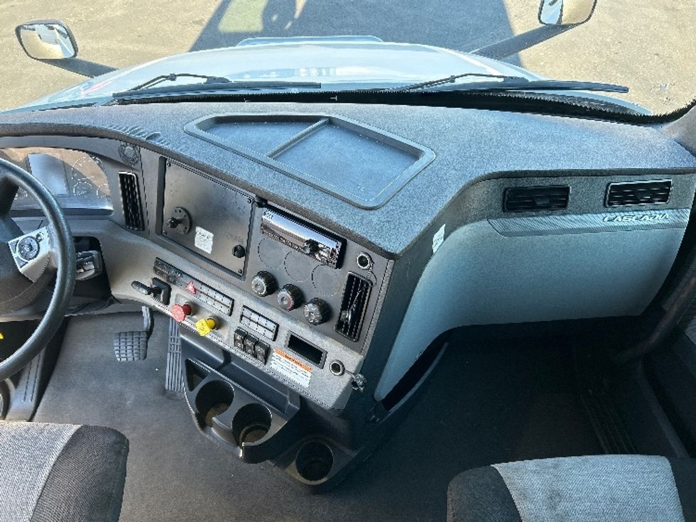 Sleeper Tractor-Heavy Duty Tractors-Freightliner-2022-T12664ST-Greeley-CO-707,370\n\t\tmiles-$ 50,750 - Image 12