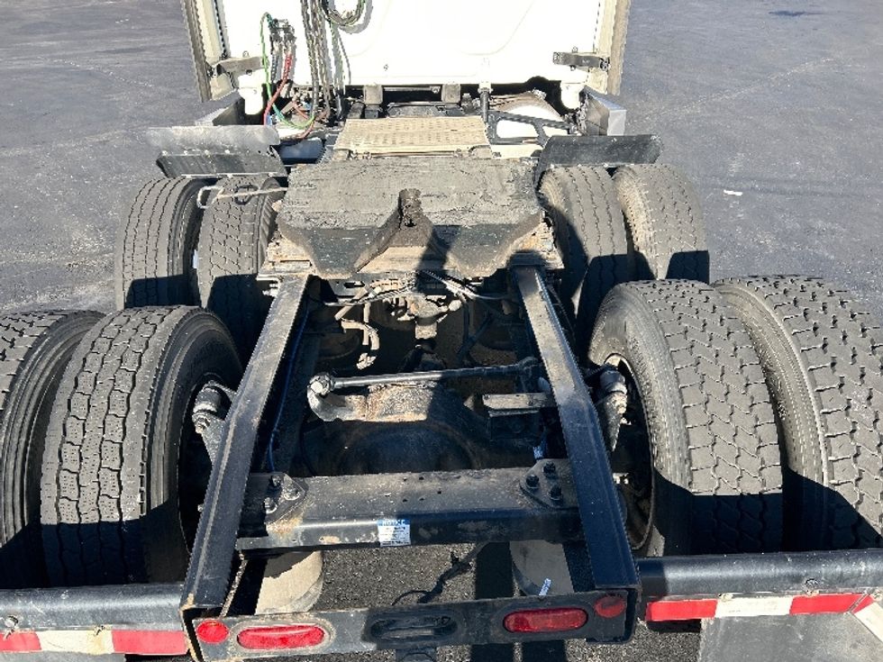 Sleeper Tractor-Heavy Duty Tractors-Freightliner-2022-T12664ST-Greeley-CO-707,370\n\t\tmiles-$ 50,750 - Image 6