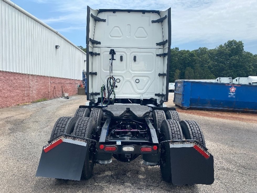 Sleeper Tractor-Heavy Duty Tractors-Freightliner-2022-T12664ST-Greensboro-NC-320,302\n\t\tmiles-$ 95,000 - Image 6