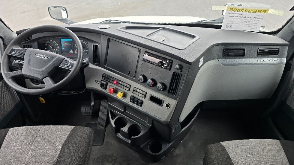 Sleeper Tractor-Heavy Duty Tractors-Freightliner-2022-T12664ST-Greensboro-NC-444,560\n\t\tmiles-$ 77,750 - Image 12