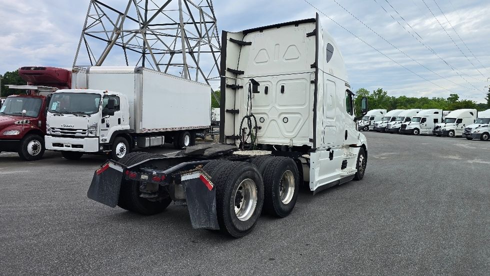 Sleeper Tractor-Heavy Duty Tractors-Freightliner-2022-T12664ST-Greensboro-NC-444,560\n\t\tmiles-$ 77,750 - Image 7