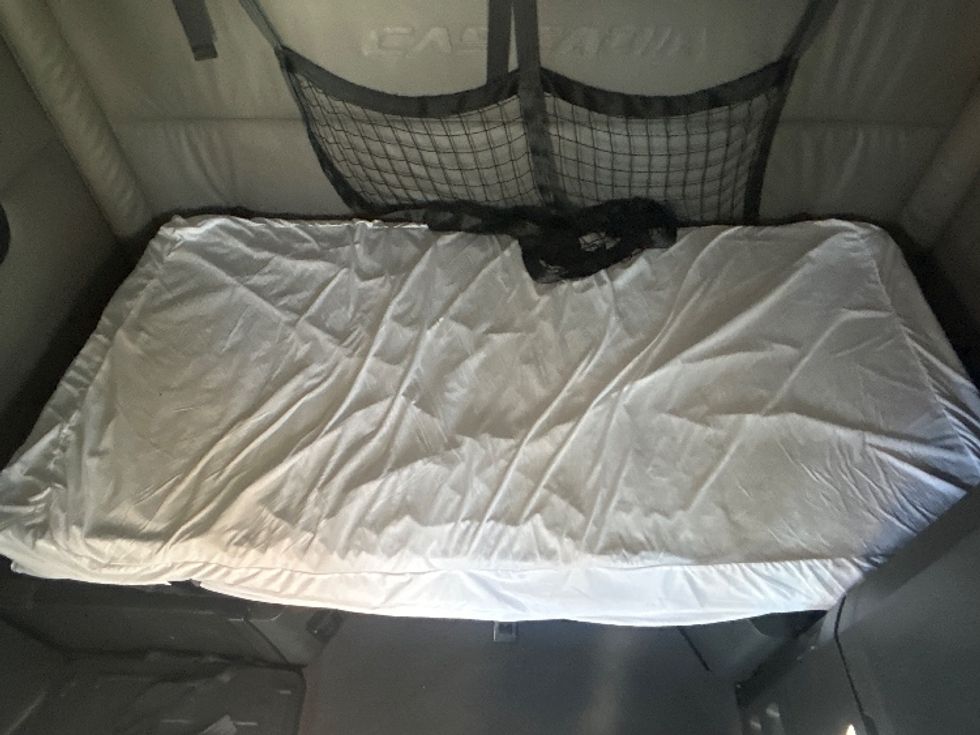 Sleeper Tractor-Heavy Duty Tractors-Freightliner-2022-T12664ST-Greensboro-NC-475,442\n\t\tmiles-$ 69,250 - Image 17