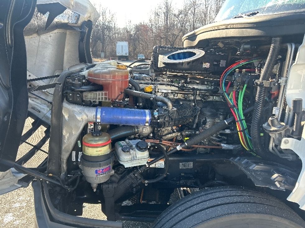 Sleeper Tractor-Heavy Duty Tractors-Freightliner-2022-T12664ST-Greensboro-NC-475,442\n\t\tmiles-$ 69,250 - Image 21