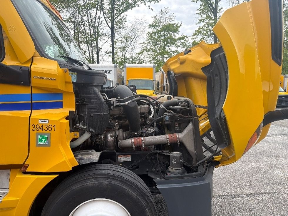 Sleeper Tractor-Heavy Duty Tractors-Freightliner-2022-T12664ST-Greensboro-NC-475,605\n\t\tmiles-$ 70,750 - Image 20