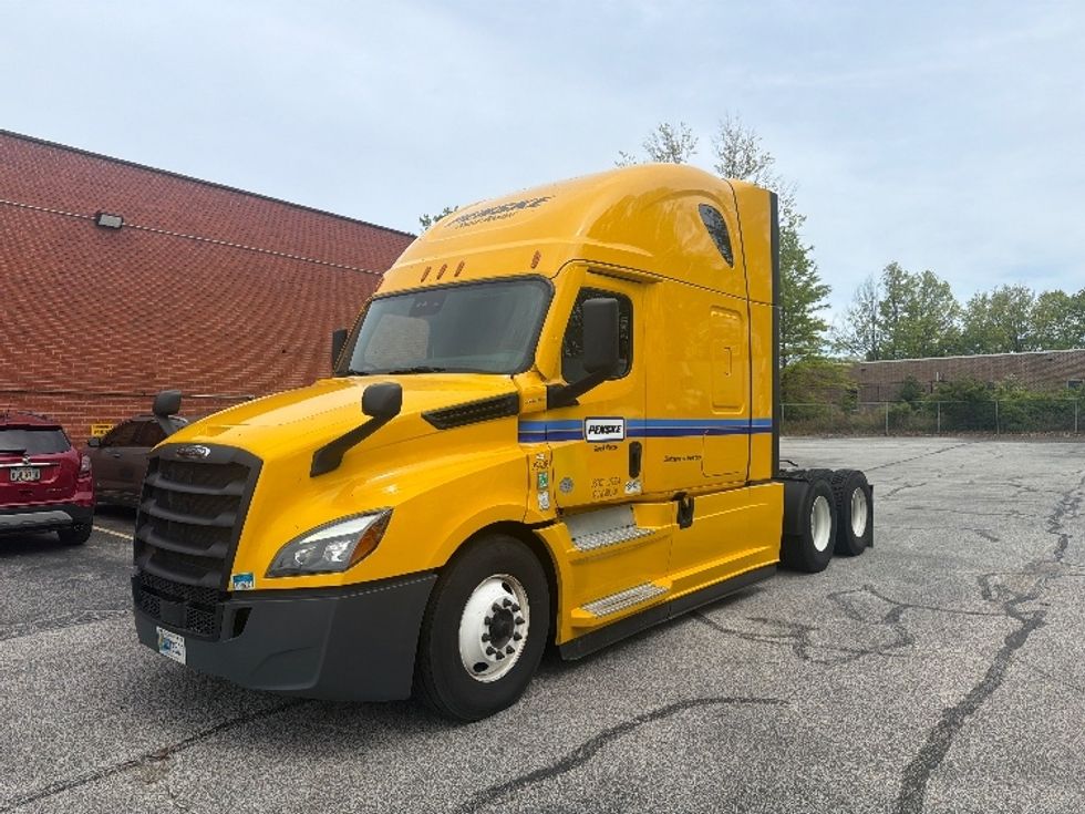 Sleeper Tractor-Heavy Duty Tractors-Freightliner-2022-T12664ST-Greensboro-NC-475,605\n\t\tmiles-$ 70,750 - Image 3