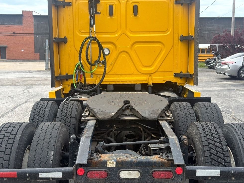 Sleeper Tractor-Heavy Duty Tractors-Freightliner-2022-T12664ST-Greensboro-NC-475,605\n\t\tmiles-$ 70,750 - Image 6