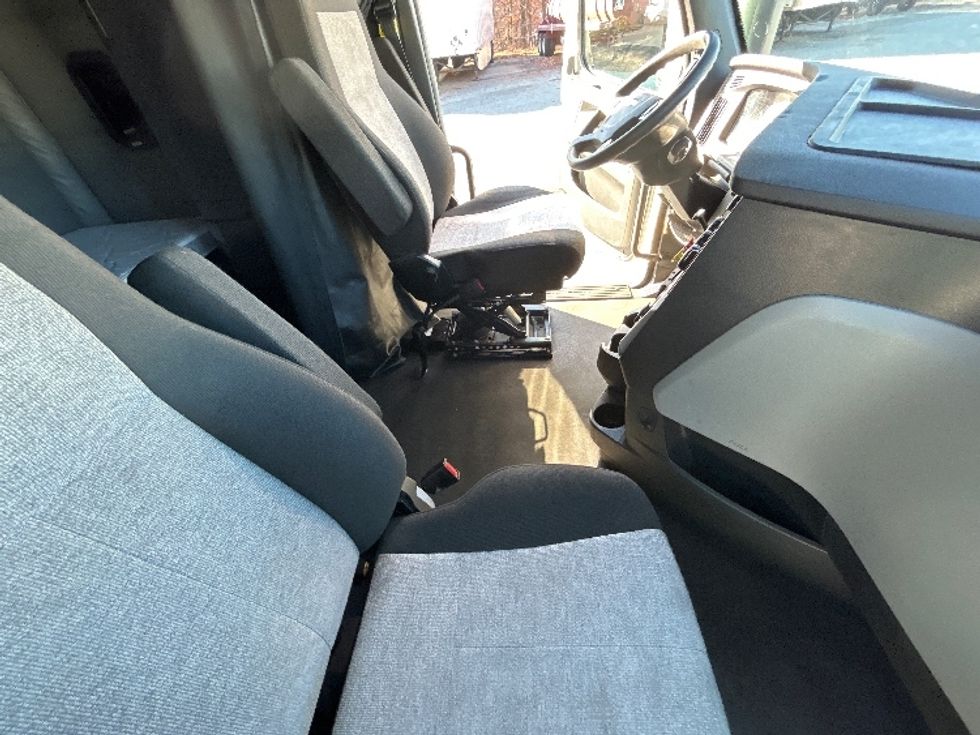 Sleeper Tractor-Heavy Duty Tractors-Freightliner-2022-T12664ST-Greensboro-NC-556,356\n\t\tmiles-$ 67,250 - Image 15