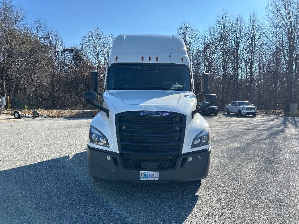 Sleeper Tractor-Heavy Duty Tractors-Freightliner-2022-T12664ST-Greensboro-NC-556,356\n\t\tmiles-$ 67,250 - Image 2