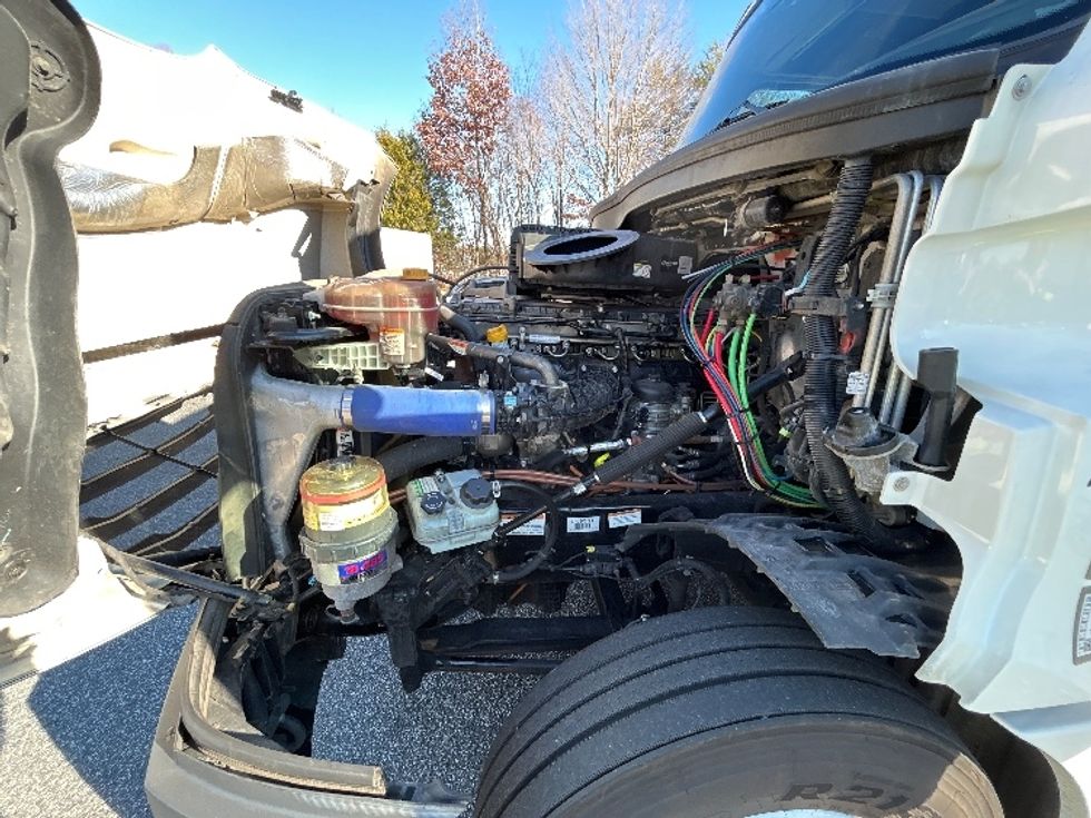 Sleeper Tractor-Heavy Duty Tractors-Freightliner-2022-T12664ST-Greensboro-NC-556,356\n\t\tmiles-$ 67,250 - Image 21