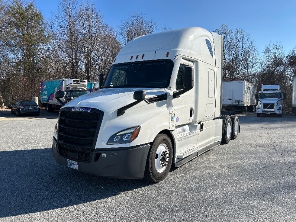 Sleeper Tractor-Heavy Duty Tractors-Freightliner-2022-T12664ST-Greensboro-NC-556,356\n\t\tmiles-$ 67,250 - Image 3