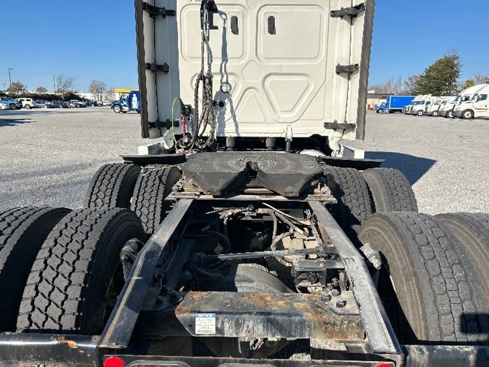 Sleeper Tractor-Heavy Duty Tractors-Freightliner-2022-T12664ST-Greensboro-NC-556,356\n\t\tmiles-$ 67,250 - Image 6