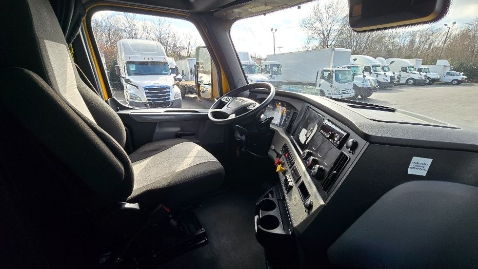 Sleeper Tractor-Heavy Duty Tractors-Freightliner-2022-T12664ST-Greensboro-NC-558,391\n\t\tmiles-$ 57,000 - Image 15