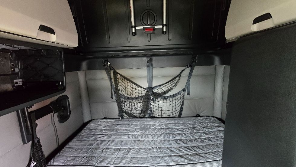 Sleeper Tractor-Heavy Duty Tractors-Freightliner-2022-T12664ST-Greensboro-NC-558,391\n\t\tmiles-$ 57,000 - Image 16