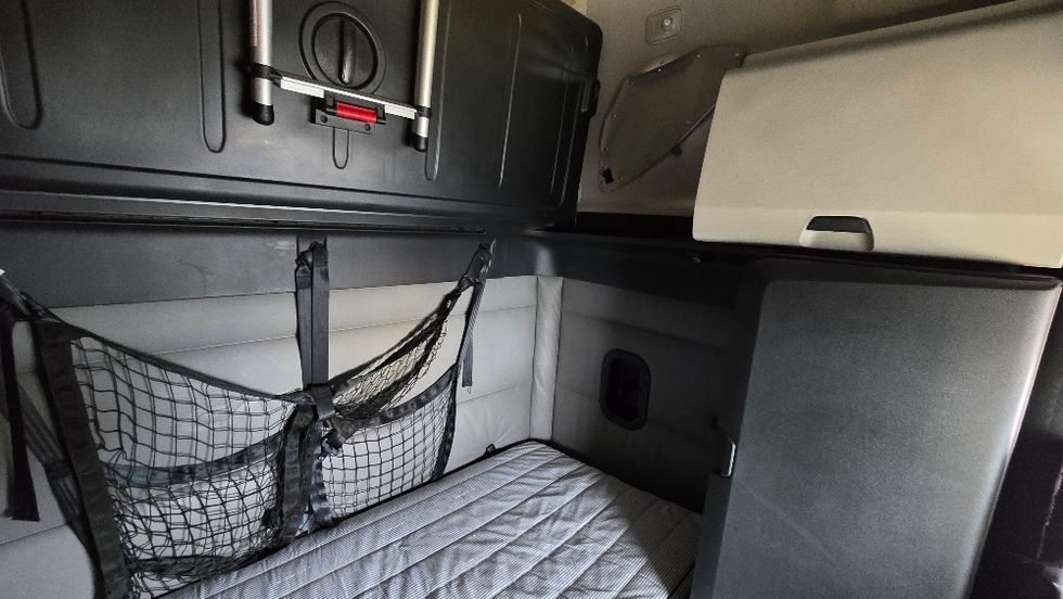 Sleeper Tractor-Heavy Duty Tractors-Freightliner-2022-T12664ST-Greensboro-NC-558,391\n\t\tmiles-$ 57,000 - Image 18