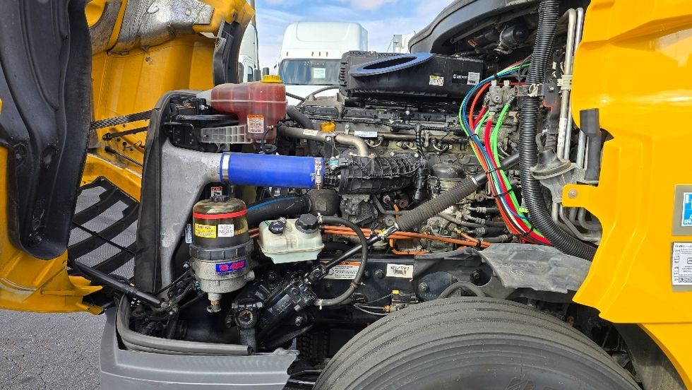 Sleeper Tractor-Heavy Duty Tractors-Freightliner-2022-T12664ST-Greensboro-NC-558,391\n\t\tmiles-$ 57,000 - Image 21