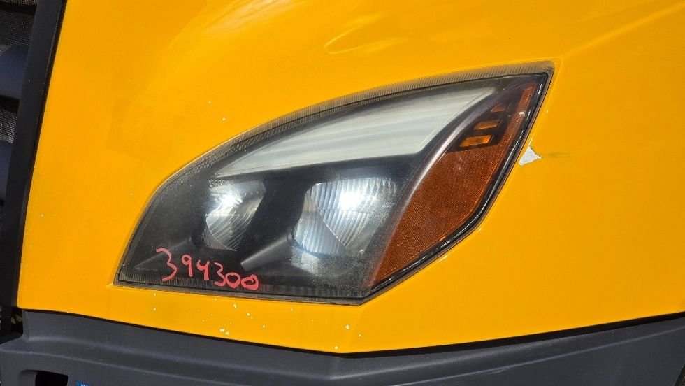 Sleeper Tractor-Heavy Duty Tractors-Freightliner-2022-T12664ST-Greensboro-NC-558,391\n\t\tmiles-$ 57,000 - Image 22