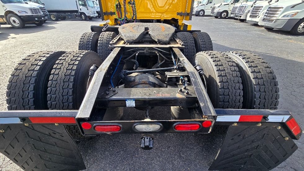 Sleeper Tractor-Heavy Duty Tractors-Freightliner-2022-T12664ST-Greensboro-NC-558,391\n\t\tmiles-$ 57,000 - Image 6