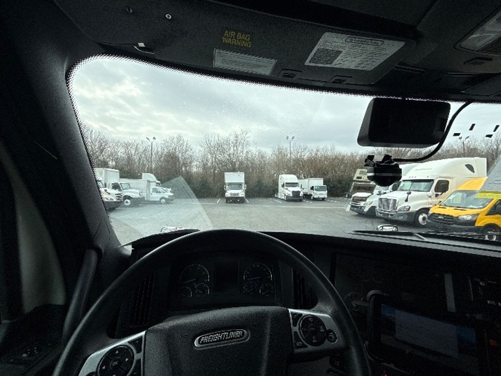 Sleeper Tractor-Heavy Duty Tractors-Freightliner-2022-T12664ST-Greensboro-NC-578,605\n\t\tmiles-$ 63,250 - Image 11