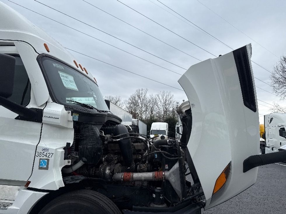 Sleeper Tractor-Heavy Duty Tractors-Freightliner-2022-T12664ST-Greensboro-NC-578,605\n\t\tmiles-$ 63,250 - Image 20