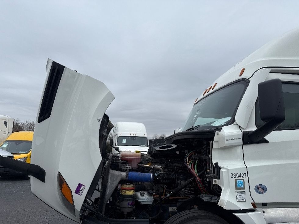Sleeper Tractor-Heavy Duty Tractors-Freightliner-2022-T12664ST-Greensboro-NC-578,605\n\t\tmiles-$ 63,250 - Image 21
