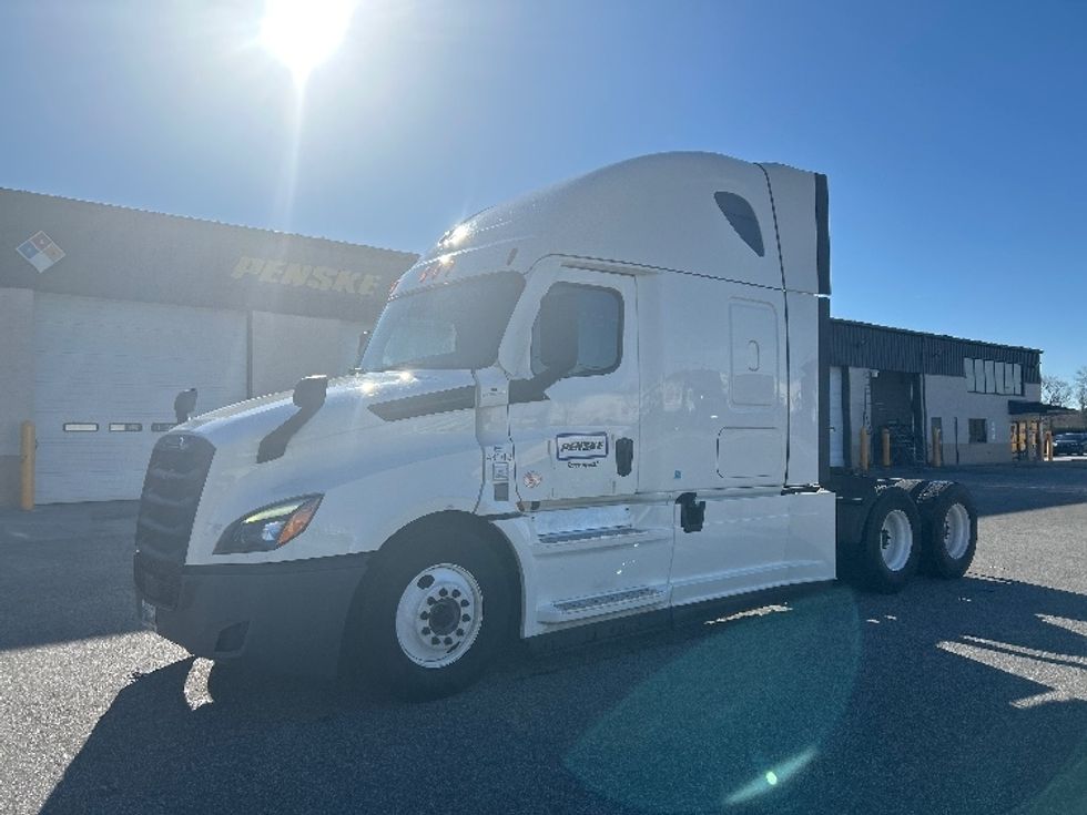 Sleeper Tractor-Heavy Duty Tractors-Freightliner-2022-T12664ST-Greensboro-NC-595,150\n\t\tmiles-$ 58,750 - Image 3