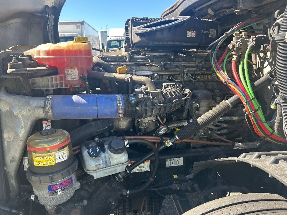 Sleeper Tractor-Heavy Duty Tractors-Freightliner-2022-T12664ST-Greensboro-NC-598,590\n\t\tmiles-$ 64,250 - Image 21