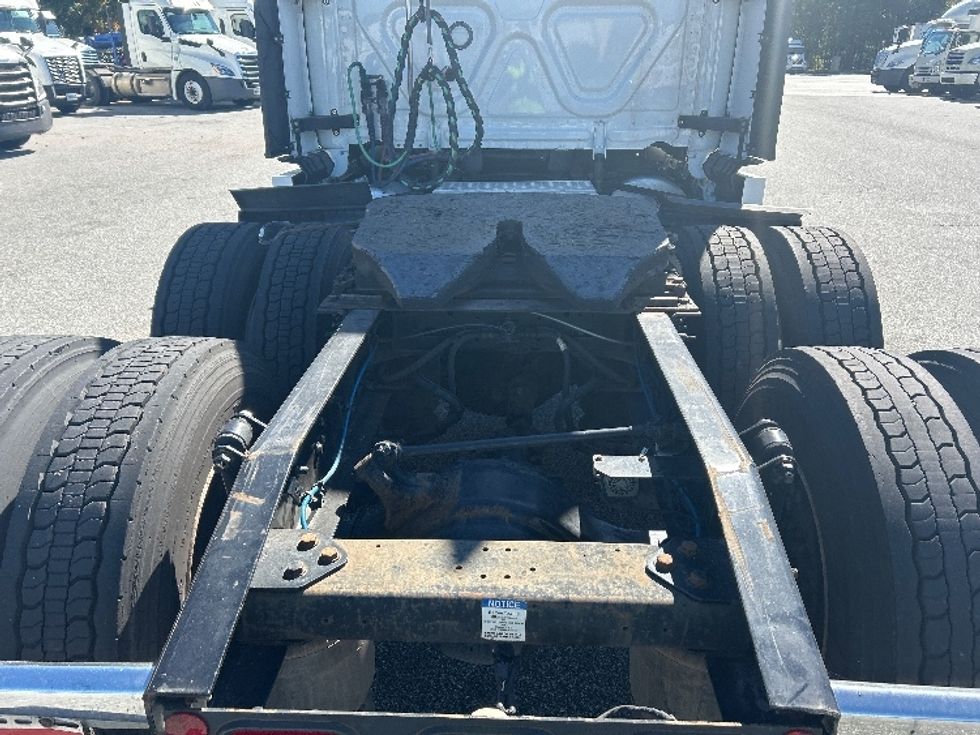 Sleeper Tractor-Heavy Duty Tractors-Freightliner-2022-T12664ST-Greensboro-NC-598,590\n\t\tmiles-$ 64,250 - Image 6
