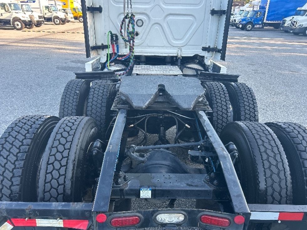 Sleeper Tractor-Heavy Duty Tractors-Freightliner-2022-T12664ST-Greensboro-NC-621,704\n\t\tmiles-$ 59,000 - Image 6