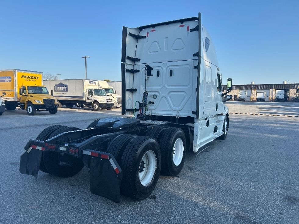 Sleeper Tractor-Heavy Duty Tractors-Freightliner-2022-T12664ST-Greensboro-NC-621,704\n\t\tmiles-$ 59,000 - Image 7