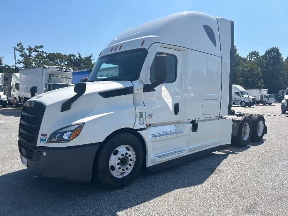 Sleeper Tractor-Heavy Duty Tractors-Freightliner-2022-T12664ST-Greensboro-NC-625,231\n\t\tmiles-$ 58,500 - Image 3