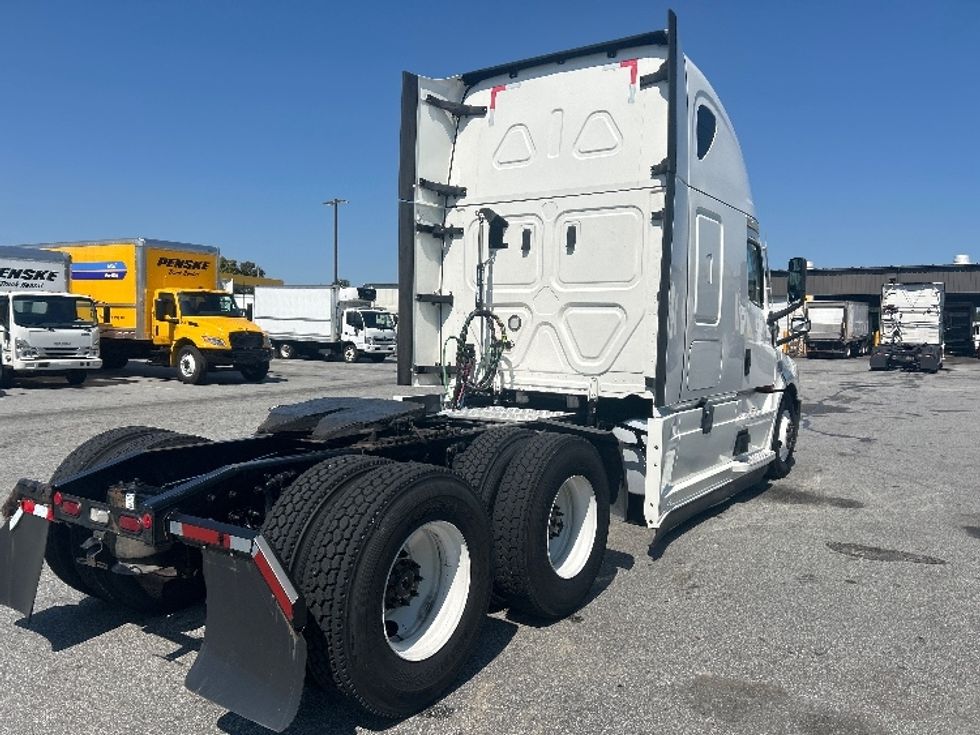 Sleeper Tractor-Heavy Duty Tractors-Freightliner-2022-T12664ST-Greensboro-NC-625,231\n\t\tmiles-$ 58,500 - Image 7