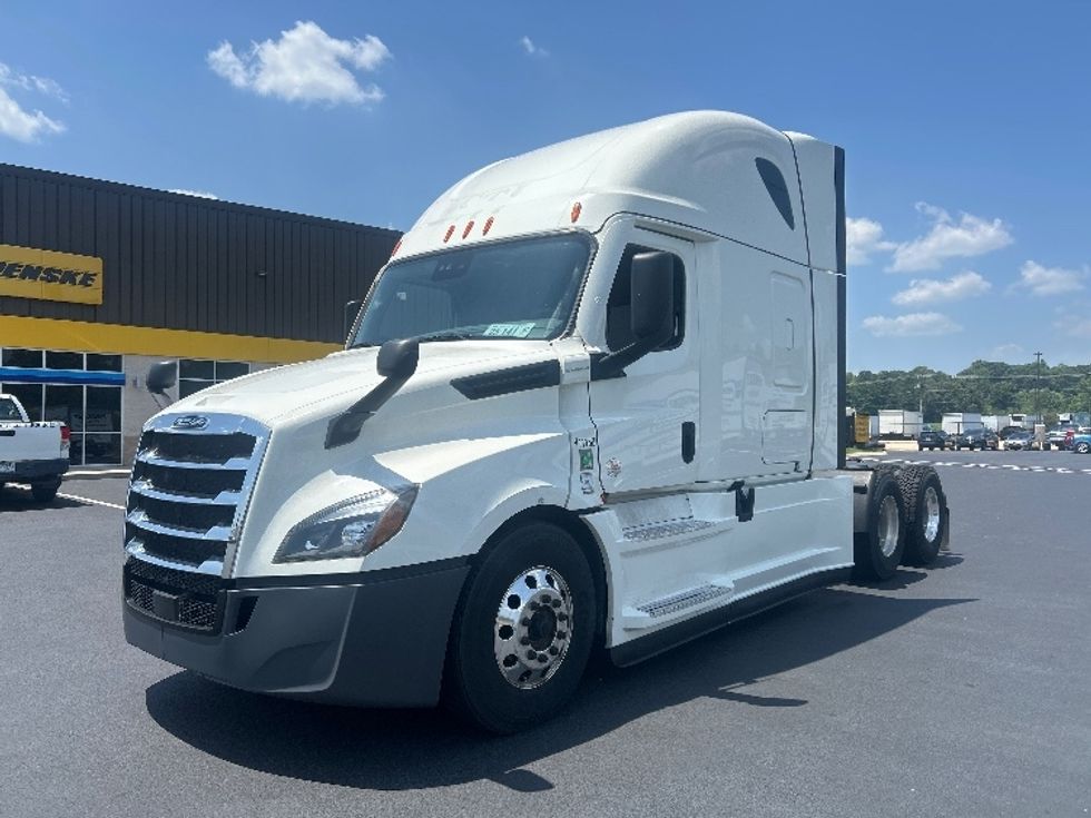 Sleeper Tractor-Heavy Duty Tractors-Freightliner-2022-T12664ST-Greensboro-NC-716,603\n\t\tmiles-$ 59,250 - Image 3