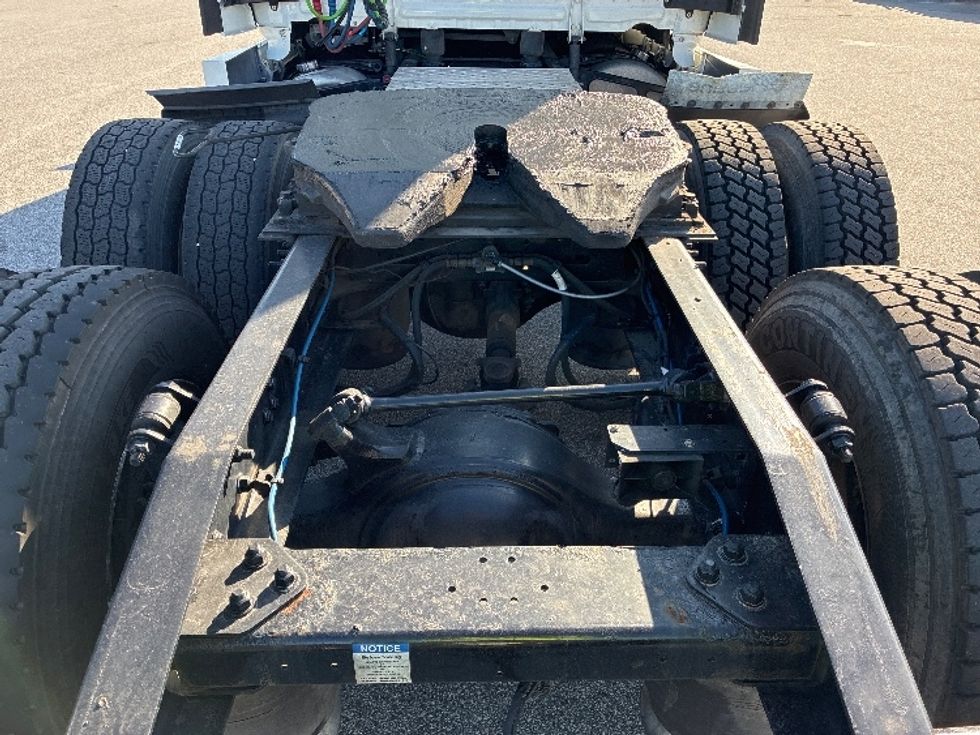 Sleeper Tractor-Heavy Duty Tractors-Freightliner-2022-T12664ST-Greenville-SC-654,283\n\t\tmiles-$ 51,750 - Image 6