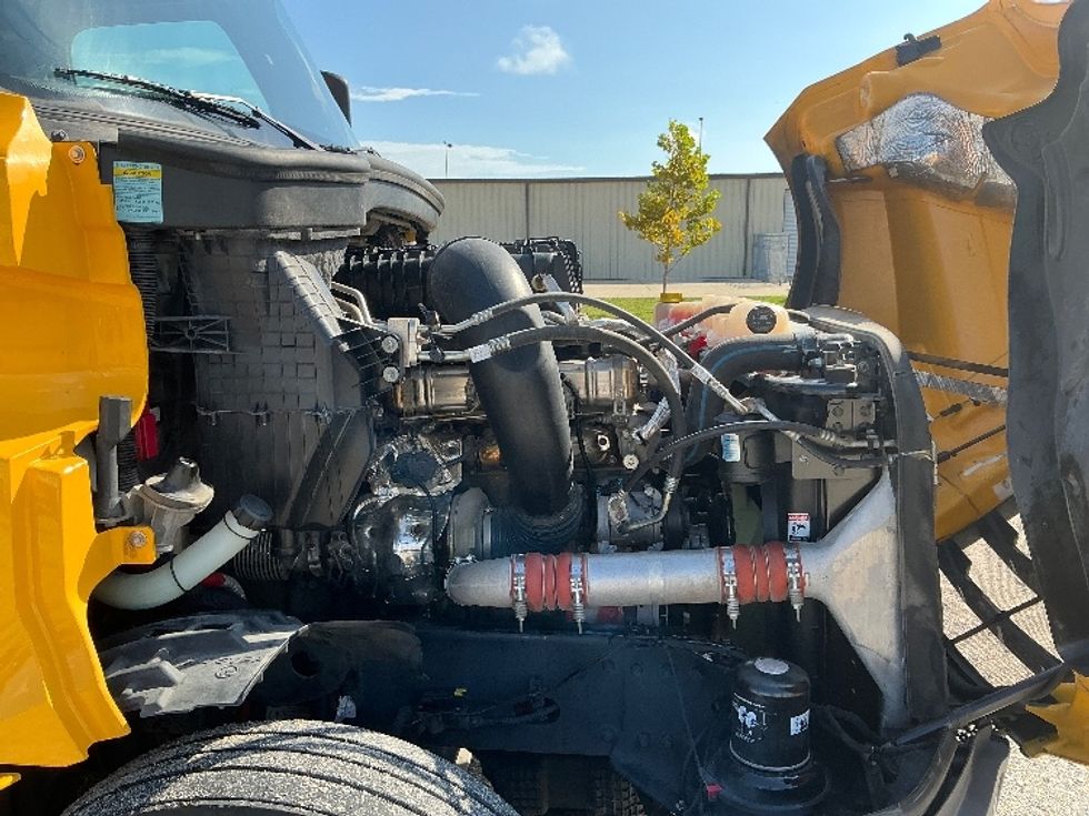 Sleeper Tractor-Heavy Duty Tractors-Freightliner-2022-T12664ST-Gulfport-MS-437,095\n\t\tmiles-$ 74,500 - Image 20