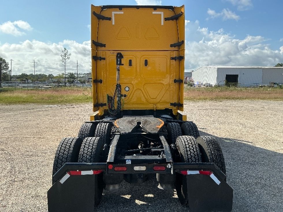 Sleeper Tractor-Heavy Duty Tractors-Freightliner-2022-T12664ST-Gulfport-MS-437,095\n\t\tmiles-$ 74,500 - Image 6