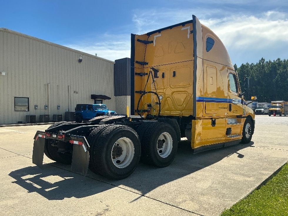 Sleeper Tractor-Heavy Duty Tractors-Freightliner-2022-T12664ST-Gulfport-MS-557,160\n\t\tmiles-$ 65,500 - Image 7