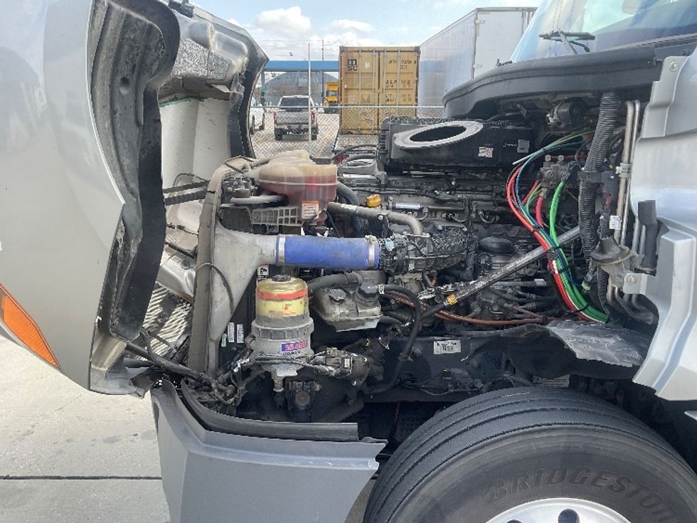 Sleeper Tractor-Heavy Duty Tractors-Freightliner-2022-T12664ST-Hammond-LA-378,774\n\t\tmiles-$ 83,250 - Image 21