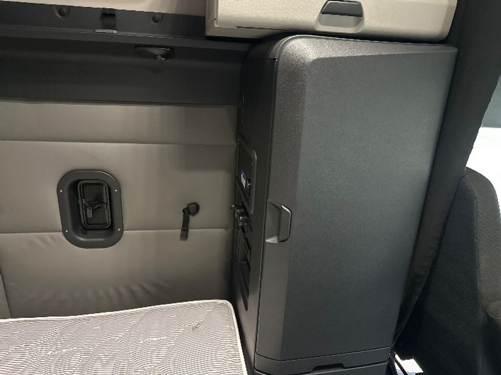 Sleeper Tractor-Heavy Duty Tractors-Freightliner-2022-T12664ST-Hammond-LA-568,394\n\t\tmiles-$ 62,500 - Image 18