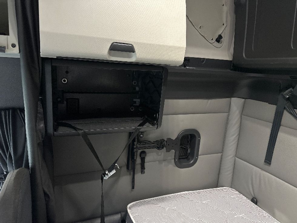 Sleeper Tractor-Heavy Duty Tractors-Freightliner-2022-T12664ST-Hammond-LA-568,394\n\t\tmiles-$ 62,500 - Image 19